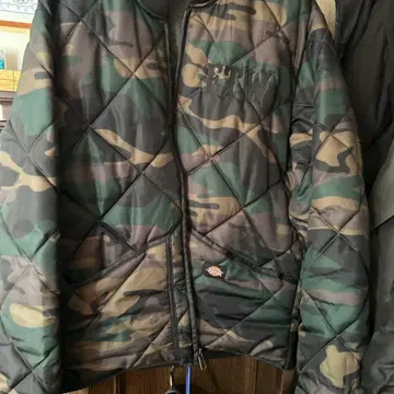 Dickies 카모 패턴 FTW 자수 퀼팅 자켓