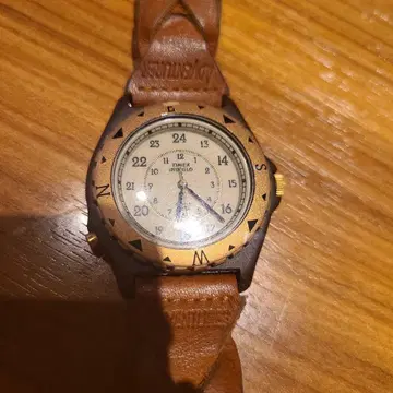 타이맥스 사파리 브라운 가죽 아날로그 손목시계 작동 미확인