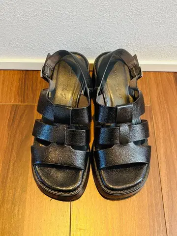 르탈론 LETALON 타쿠보 카린 콜라보 2024 통굽 구르카 샌들