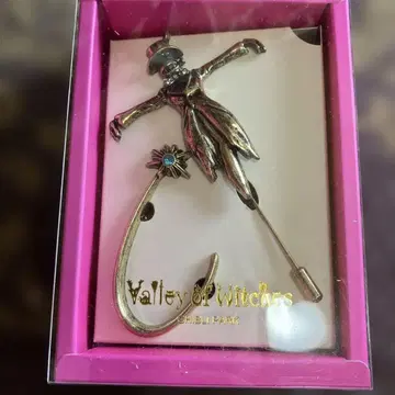 지브리 파크 하울의 움직이는 성 브로치 세트