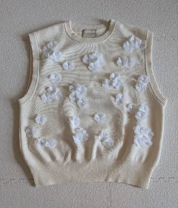 UNITED ARROWS 플라워 장식 니트 베스트