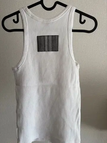 MARC JACOBS 화이트 탱크탑 M