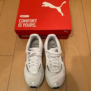 PUMA SOFTRIDE 화이트 스니커즈 25cm