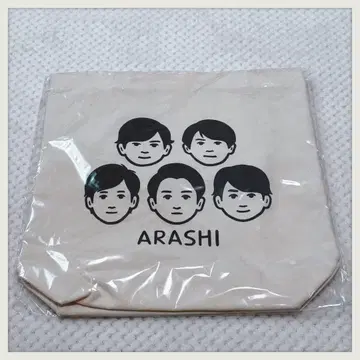 폭풍을 여행하는 전시회 토트백 Noritake