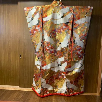 이로 우치카케 학 자수 빨간색 골드 컬러