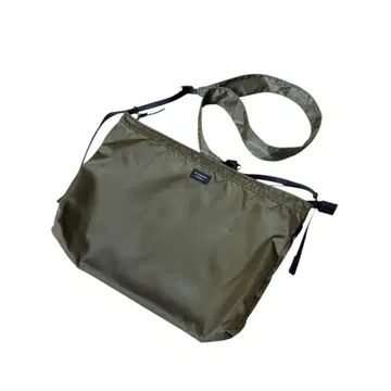 STANDARD SUPPLY 숄더백 올리브