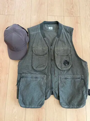 [ C.P. Company 세트 판매 ] 베스트 + 캡