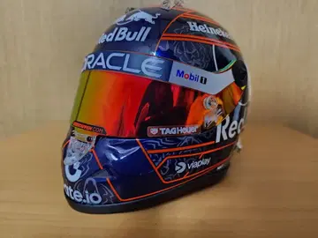 맥스 페르스타펜 레드불 1/2 헬멧 2025년 네덜란드 GP 사양