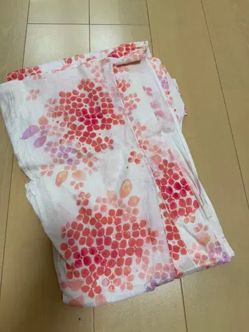 핑크 수채화 수국 무늬 유카타