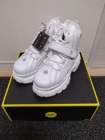 새상품 Buffalo 버팔로 청키 밑창 하이탑 스니커즈 24cm