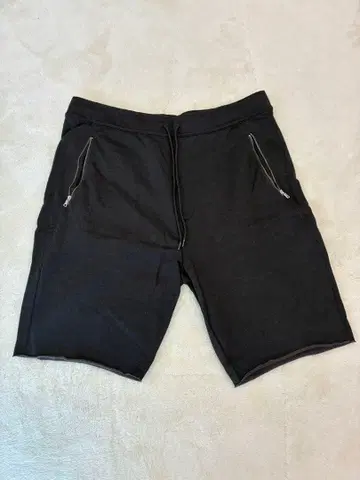 Armani Exchange 블랙 숏팬츠