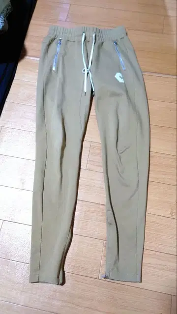 크로노스 초기 상품! CRONOS 베이지 조거 팬츠 C 로고 포함