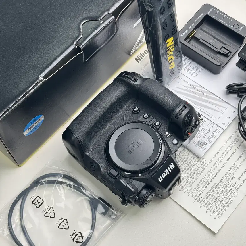 니콘 Z9 , ZF , 24-70mm F4S , 24-200mm VR