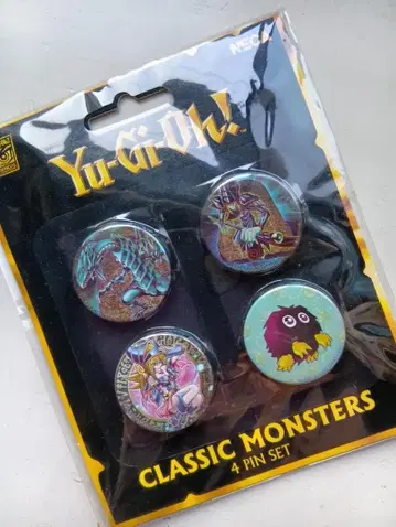 유희왕 공식 굿즈 클래식 몬스터 핀 배지 4개 세트