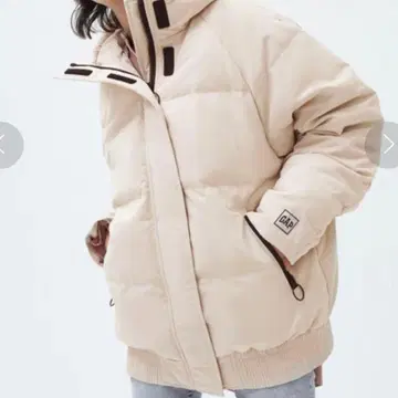 GAP 베이지 다운 자켓 후드 부착