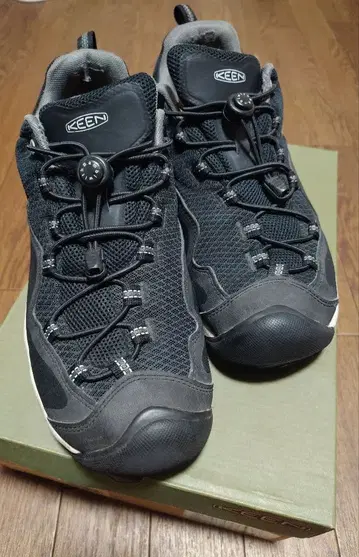 KEEN WASATCH CREST VENT 블랙 28.5cm