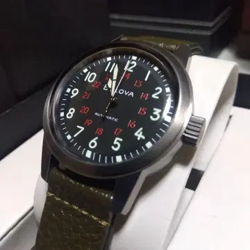 BULOVA 자동 와인딩 손목시계 블랙/그린