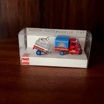 BUSCH 1:87 Piaggio Ape 50 Circus Renz