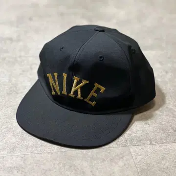 90s 나이키 캡 모자 스냅백 블랙 네이쟈파 KENTO 착용