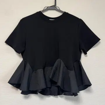 [ 미사용 ] COCODEAL 프릴 포함 블랙 반팔 T셔츠 프리 사이즈