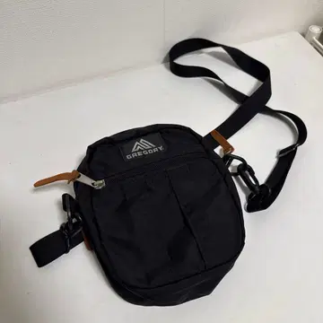 GREGORY 퀵 포켓 M 블랙 숄더백