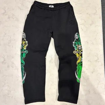 THREE REAPERS SWEATPANTS 블랙/그린