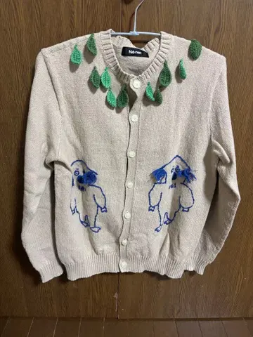 네-넷 코알라 자수 베이지 가디건