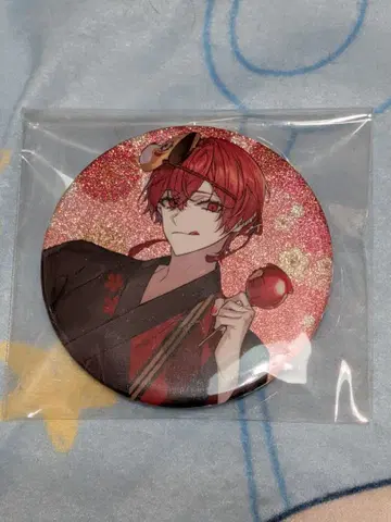 토나리노 사카타. 캔뱃지 홀로