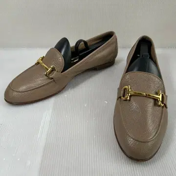 새상품급 마이페라가모 MyFerragamo 로퍼 가죽 간치니