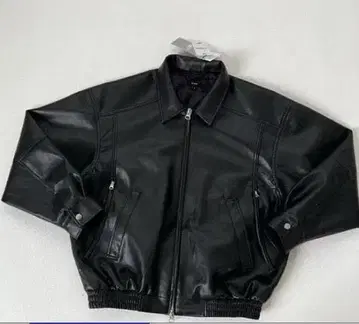새상품급 BEAMS 블랙 가죽 자켓 M 사이즈