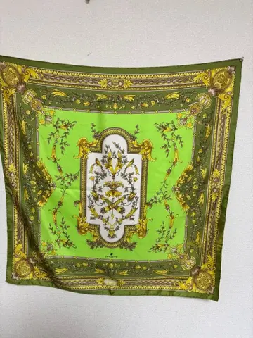 독일 콘테스 디자인 이탈리아제 실크 100% 스카프 옐로우 그린과 골드