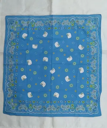 헬로키티 대형 반다나 블루버터플라이1