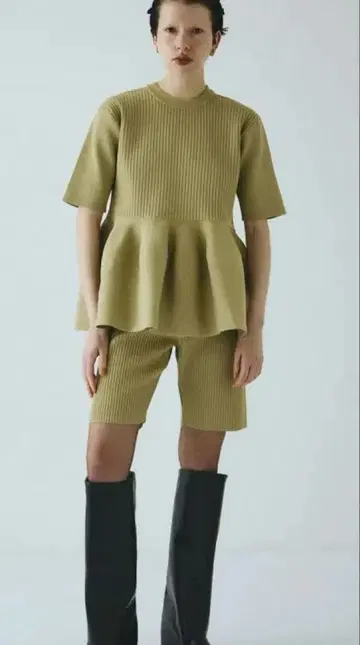 HeRIN.CYE Flare hem knit tops