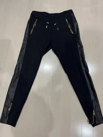 MARK & LONA 블랙 조거 팬츠