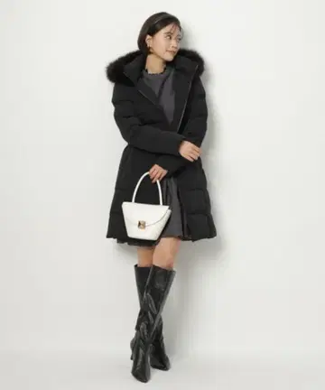 Apuweiser-riche 허리 마크 퍼프 코트