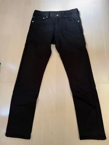 마크앤로나 블랙 슬림핏 팬츠