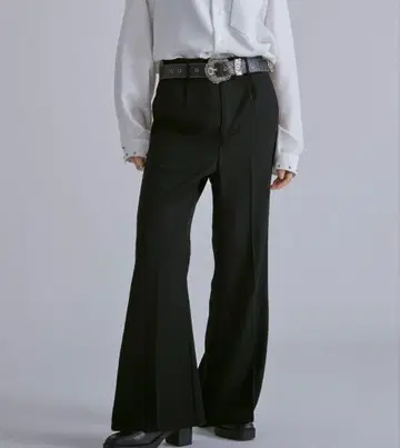 엘르 로제트 블랙 플레어 팬츠 셋업 가능