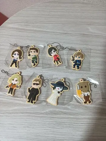 바이오하자드 30주년 러버 키링 레온 외 8종 세트