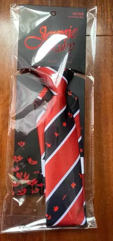 제니 MINISO 팝업 중국 한정판 콜라보 넥타이