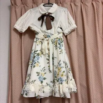 엑시즈팜 리본 타이 반팔 스커트 세트 화이트 계열