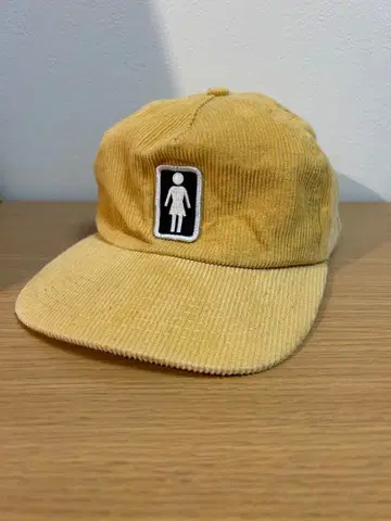 GIRL SKATEBOARDS 코듀로이 캡
