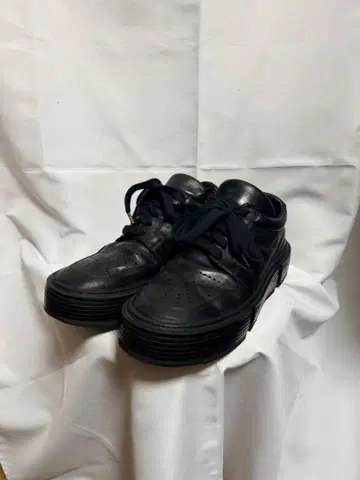 [ 새상품급 ] GUIDI 호스 가죽 로우컷 스니커즈 42