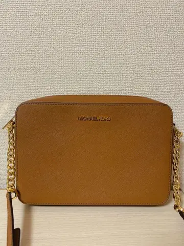 마이클코어스 숄더백 브라운