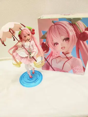벚꽃 미쿠 프릴 달린 드레스 피규어