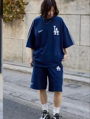 monomart 빅 실루엣 반팔 풀오버 맨투맨 & 숏팬츠