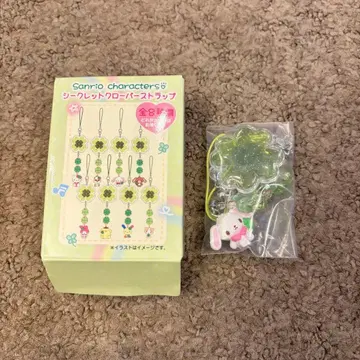 산리오 시크릿 클로버 스트랩 시로우스