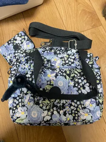 키플링 꽃무늬 백