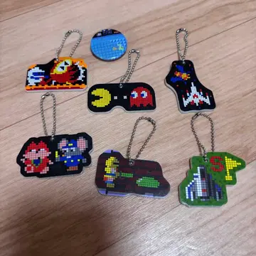 레트로 게임 패턴 키링 6개 캔뱃지 1개