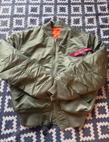 [ 새상품급 ] 스트랩 포함 Alpha Industries 플라이트 자켓