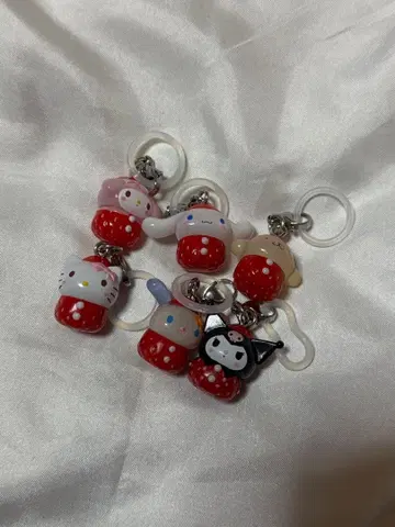 산리오 딸기 메지루시 액세서리 컴프 세트